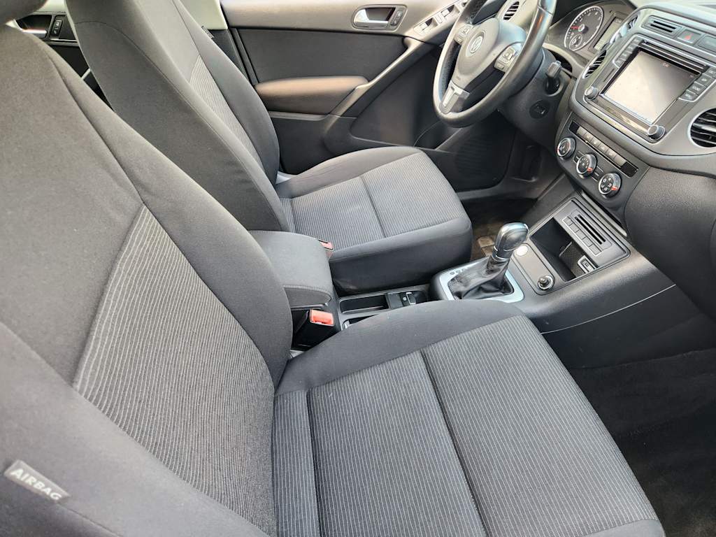 Thumbnail: 2018 Volkswagen Tiguan - 9
