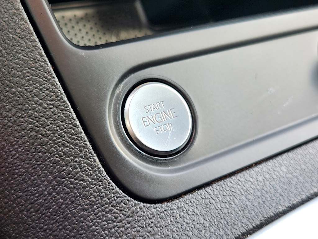Thumbnail: 2018 Volkswagen Tiguan - 25