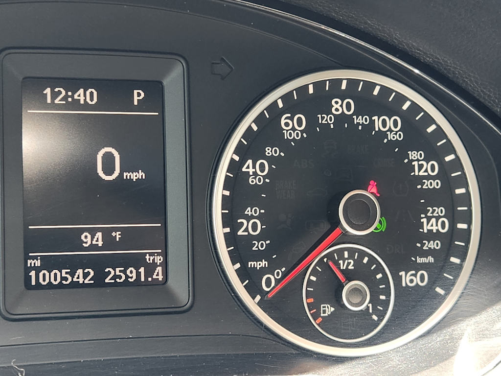 Thumbnail: 2018 Volkswagen Tiguan - 14