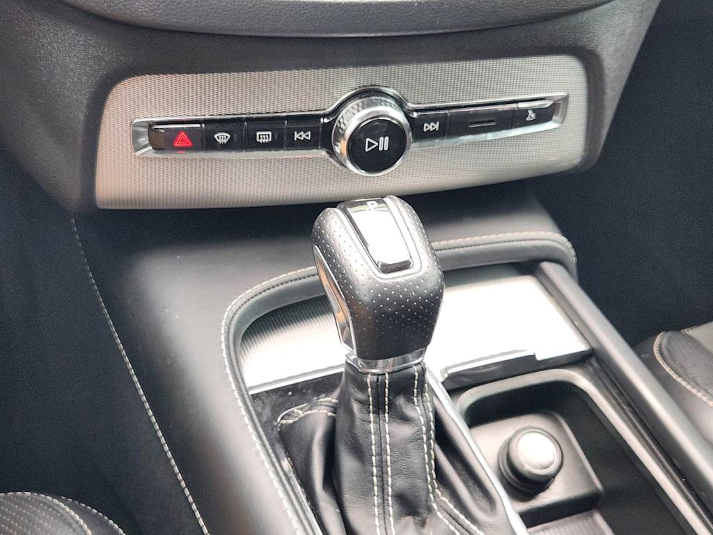 Thumbnail: 2019 Volvo XC90 - 14