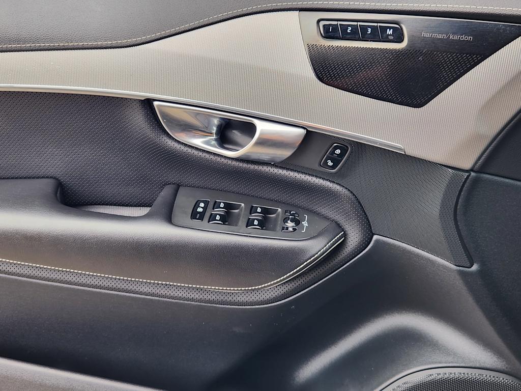 Thumbnail: 2019 Volvo XC90 - 29