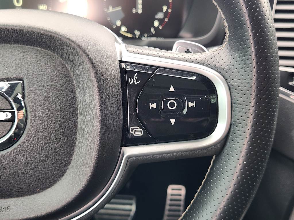 Thumbnail: 2019 Volvo XC90 - 33