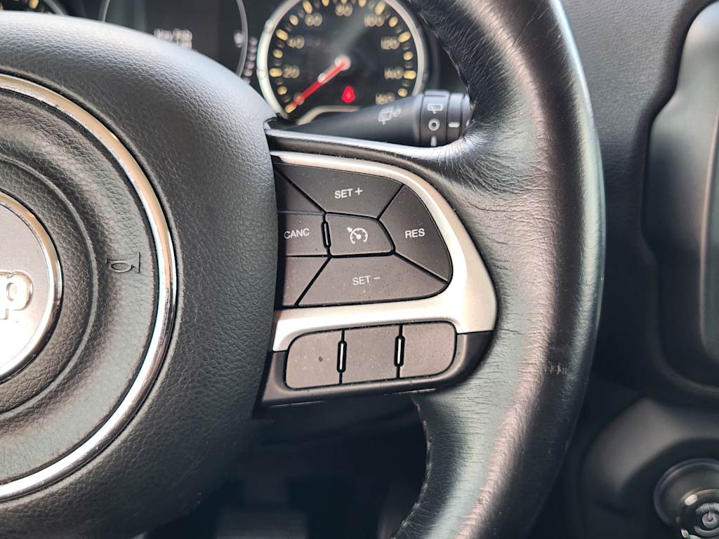 Thumbnail: 2018 Jeep Renegade - 31