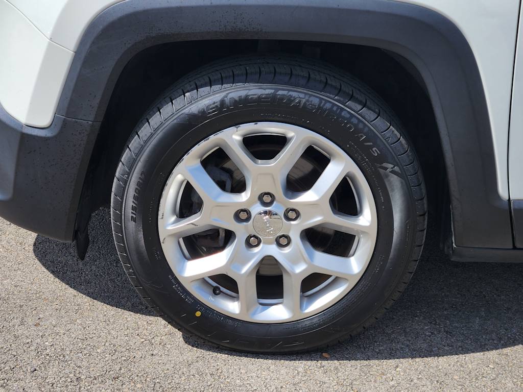 Thumbnail: 2018 Jeep Renegade - 22