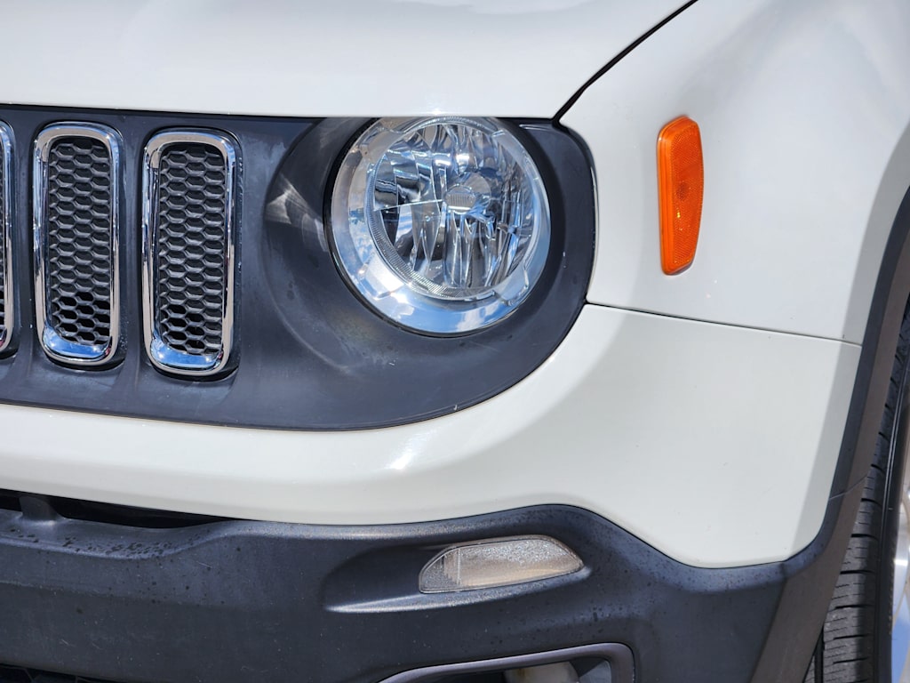 Thumbnail: 2018 Jeep Renegade - 21