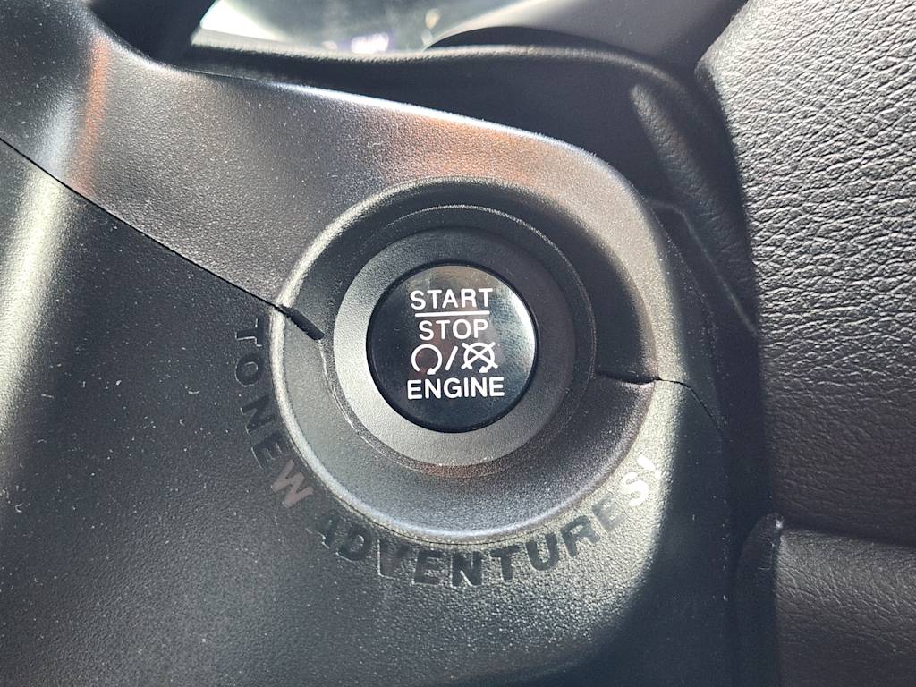 Thumbnail: 2018 Jeep Renegade - 26