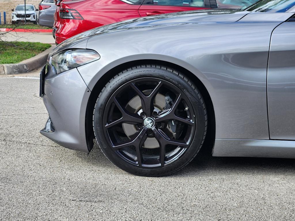Thumbnail: 2020 Alfa Romeo Giulia - 6