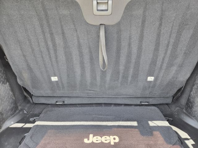 Thumbnail: 2015 Jeep Wrangler - 19
