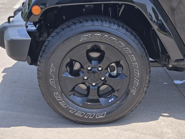 Thumbnail: 2015 Jeep Wrangler - 8