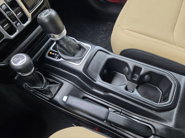 Thumbnail: 2018 Jeep Wrangler - 15