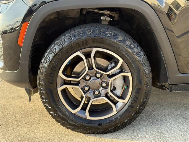 Thumbnail: 2023 Jeep Grand Cherokee - 8