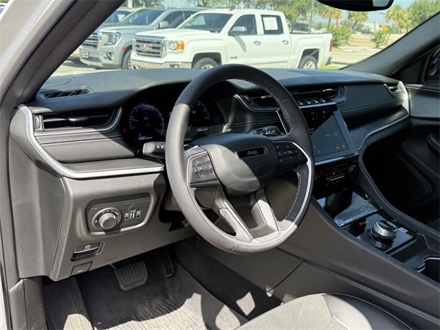 Thumbnail: 2024 Jeep Grand Cherokee L - 2