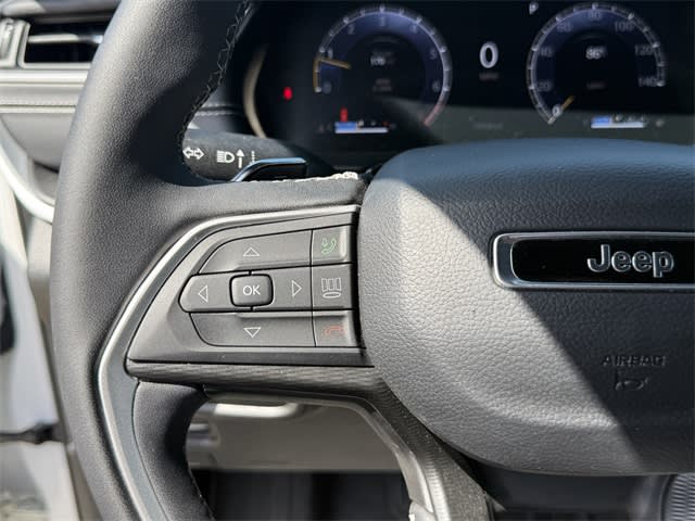 Thumbnail: 2024 Jeep Grand Cherokee L - 24