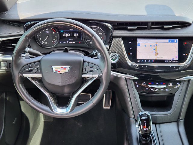 Thumbnail: 2023 Cadillac XT6 - 10