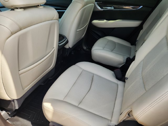 Thumbnail: 2023 Cadillac XT6 - 13