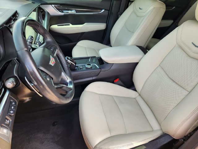 Thumbnail: 2023 Cadillac XT6 - 12