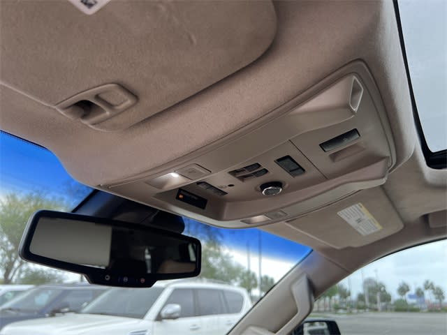 2016 Cadillac Escalade Platinum 29