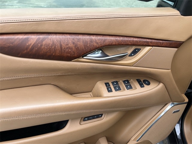 2016 Cadillac Escalade Platinum 24