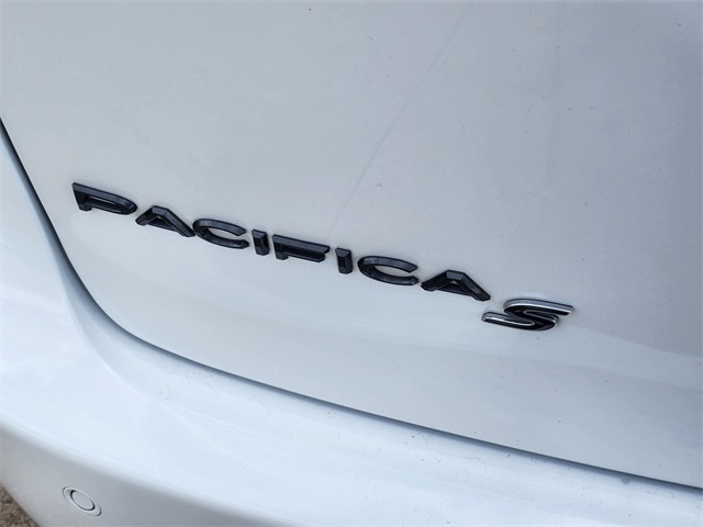 Thumbnail: 2020 Chrysler Pacifica - 7