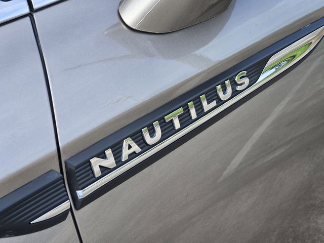 Thumbnail: 2020 Lincoln Nautilus - 7