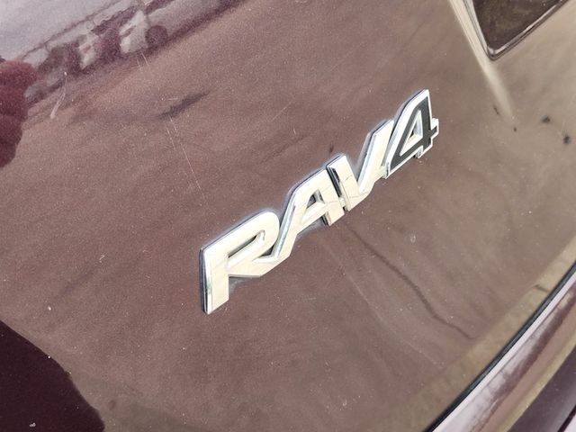Thumbnail: 2017 Toyota RAV4 - 7