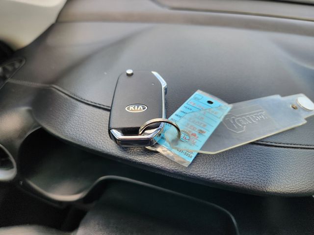 Thumbnail: 2019 Kia Forte - 19