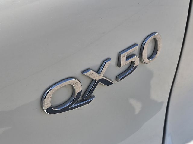 Thumbnail: 2021 INFINITI QX50 - 7