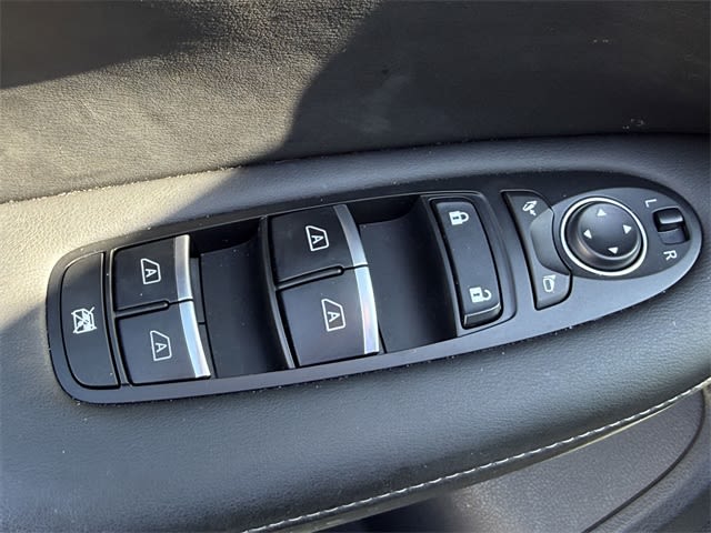 Thumbnail: 2023 INFINITI QX50 - 19