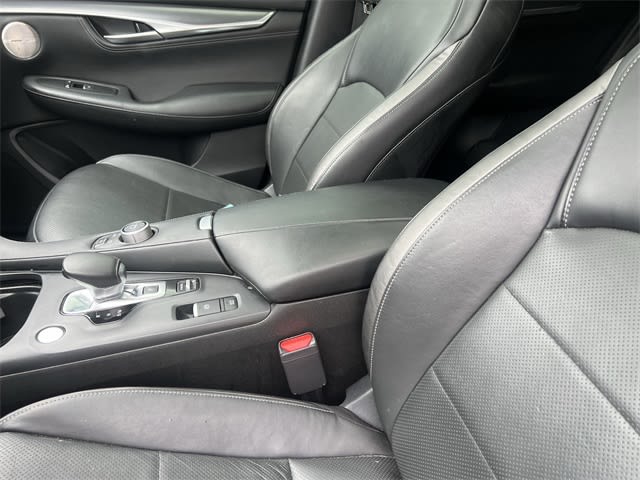 2022 INFINITI QX55 Essential 11