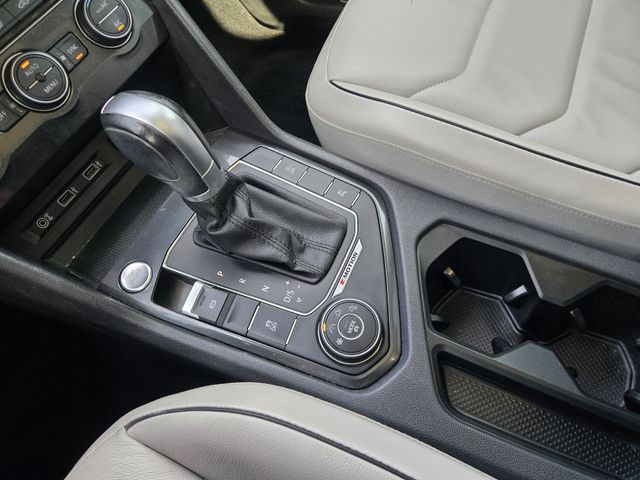 Thumbnail: 2018 Volkswagen Tiguan - 15