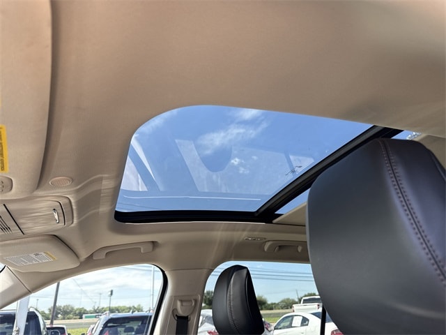 Thumbnail: 2023 Lincoln Aviator - 29