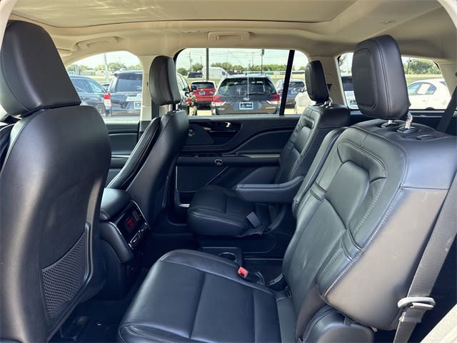 Thumbnail: 2023 Lincoln Aviator - 12