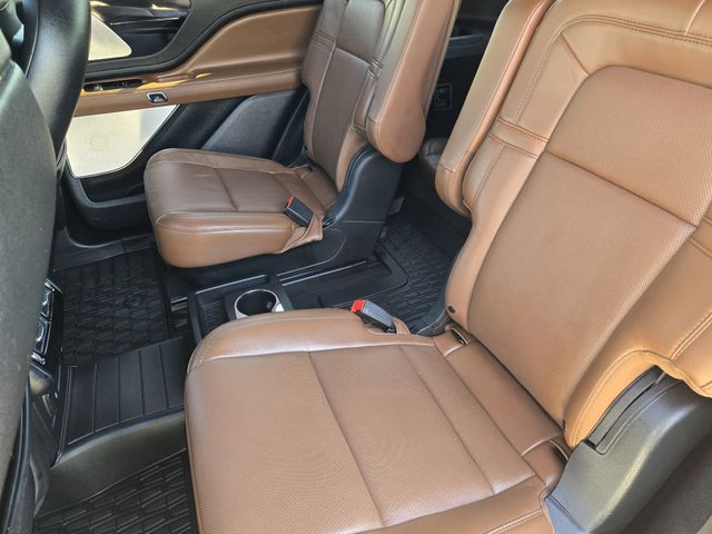 Thumbnail: 2023 Lincoln Aviator - 19