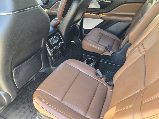 Thumbnail: 2023 Lincoln Aviator - 13