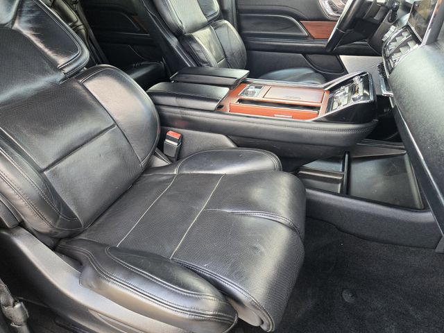 Thumbnail: 2021 Lincoln Navigator - 12