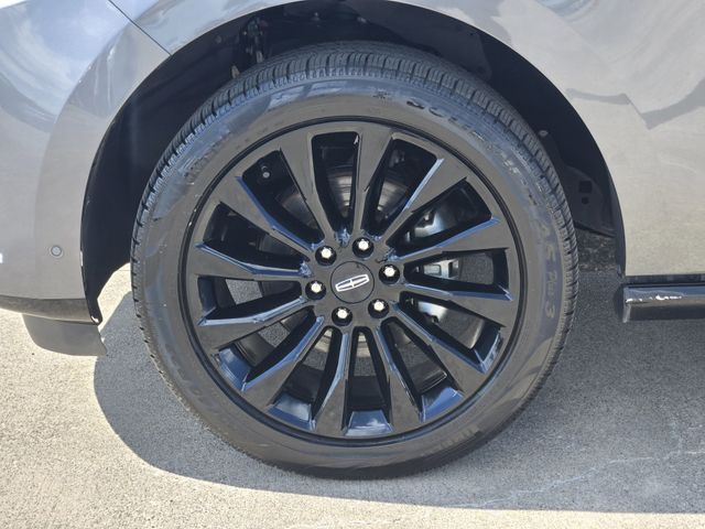 Thumbnail: 2021 Lincoln Navigator - 8