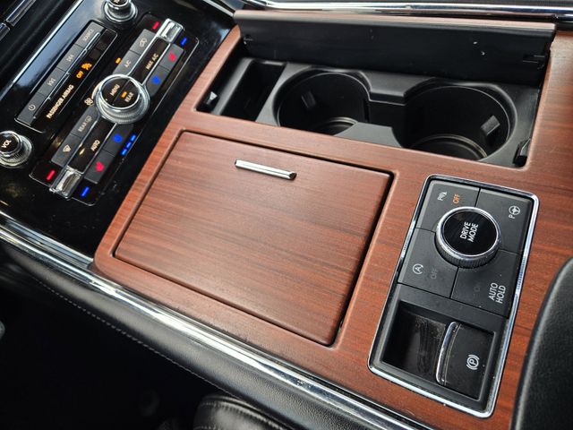 Thumbnail: 2021 Lincoln Navigator - 20