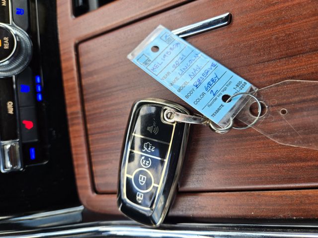 Thumbnail: 2021 Lincoln Navigator - 18