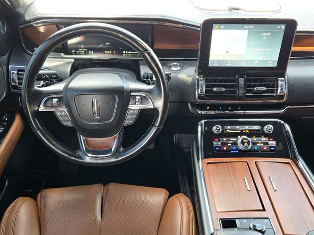 Thumbnail: 2018 Lincoln Navigator L - 10