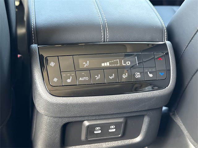 Thumbnail: 2026 INFINITI QX60 - 24