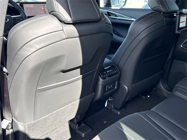 Thumbnail: 2026 INFINITI QX60 - 22