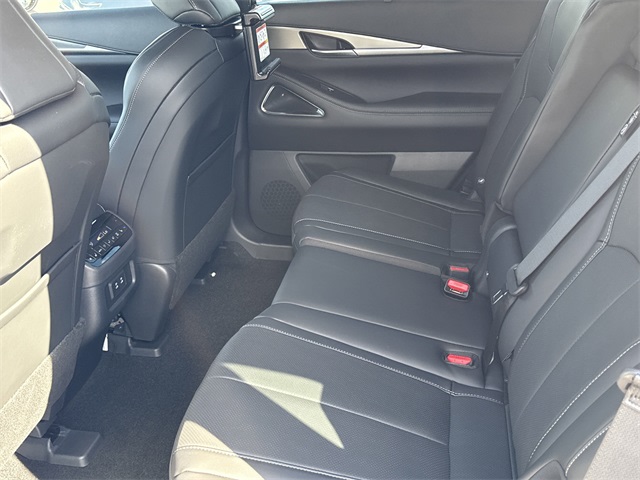 Thumbnail: 2026 INFINITI QX60 - 12