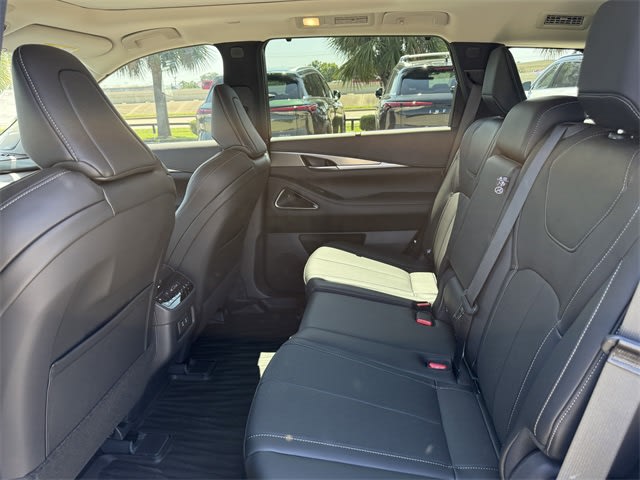 Thumbnail: 2026 INFINITI QX60 - 12