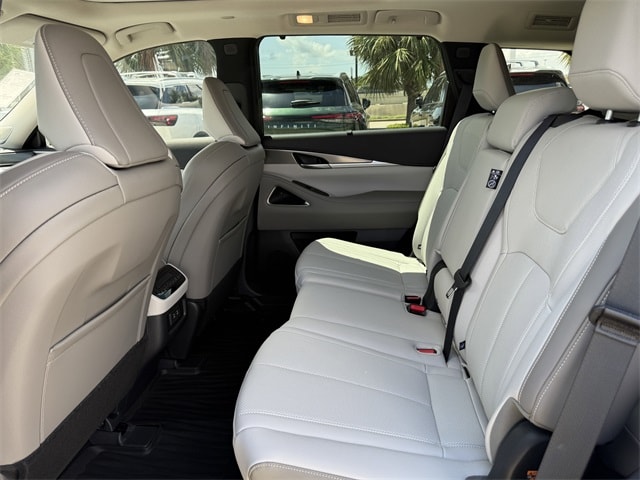 Thumbnail: 2026 INFINITI QX60 - 12