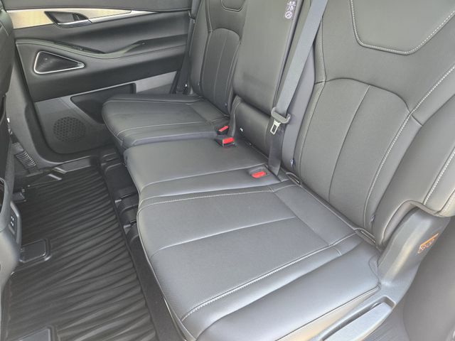 Thumbnail: 2026 INFINITI QX60 - 19