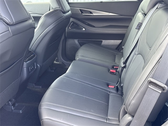 Thumbnail: 2026 INFINITI QX60 - 12