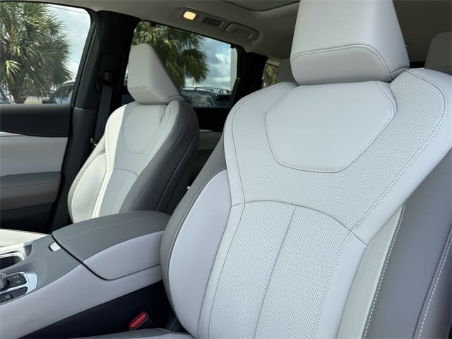 Thumbnail: 2026 INFINITI QX60 - 11