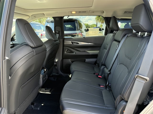 Thumbnail: 2026 INFINITI QX60 - 12