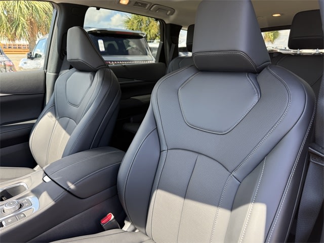 Thumbnail: 2026 INFINITI QX60 - 11