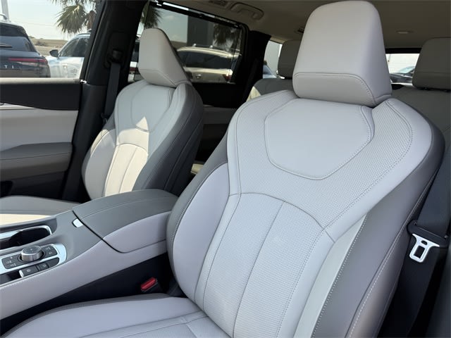 Thumbnail: 2026 INFINITI QX60 - 11